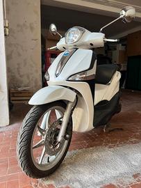 Liberty 50 bianco a Caserta