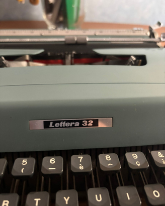 Olivetti lettera 32 - 2 macchina da scrivere