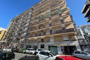 Via emilia trilocale ampio e molto luminoso