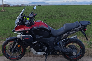 Honda Crosstourer V4 travel edit. Mono Gubellini