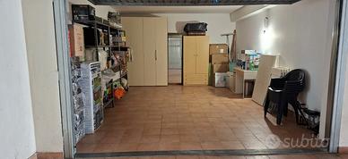 Garage 27 mq con punto acqua - ampio box auto depo