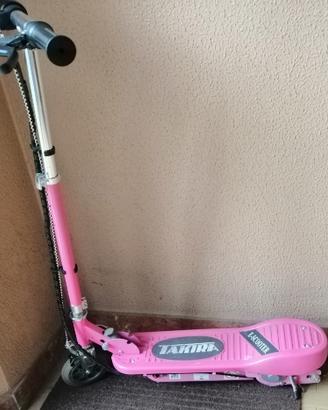 Monopattino elettrico Takira color rosa
