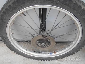 Ruota cerchio anteriore e disco post beta techno