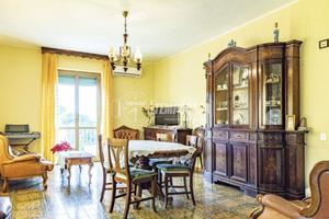Appartamento di ampia metratura vista mare