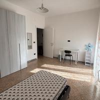 Stanza singola ragazza zona policlinico