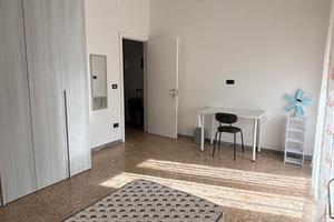 Stanza singola ragazza zona policlinico