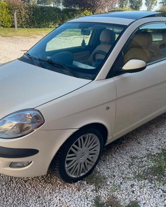 Lancia Ypsilon 1.4 16V Platino