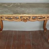 TAVOLINO NEOBAROCCO CON RIPIANO IN ONICE