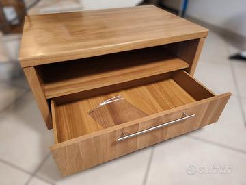 Comodino porta TV con ruote