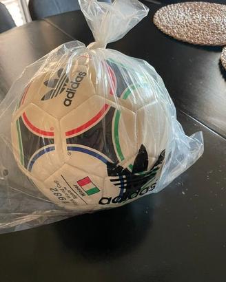 Pallone Adidas tango 1982