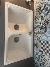 Lavello bianco 86x50 con miscelatore