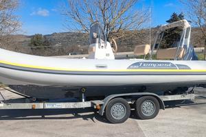 Rimorchio , Gommone Capelli Tempest e motore 