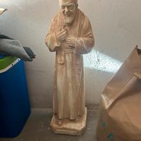 Statua di padre pio