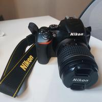 NIKON D3500 + obiettivo (18-55 mm) + custodia