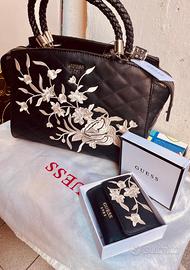 Borsa e portafoglio Guess