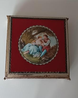 Scatola di latta vintage con velluto rosso 