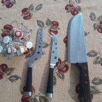 ACCESSORI CUCINA (coltelli e tappi)