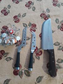 ACCESSORI CUCINA (coltelli e tappi)