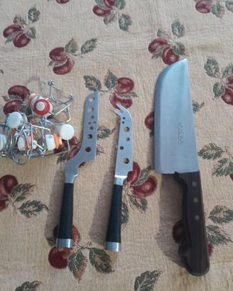 ACCESSORI CUCINA (coltelli e tappi)