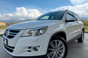 Volkswagen Tiguan 2.0 TDI DPF 4MOTION DSG Sport & 