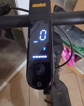 Monopattino elettrico ninebot kickscooter max g2