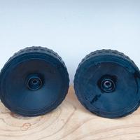 Coppia ruote universali in plastica Come nuove