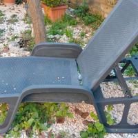 set sdraio nere effetto rattan +tavolino