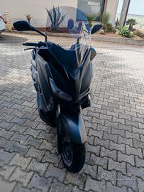 scooter x-max 125