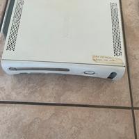 xbox 360 completa di joestick e giochi