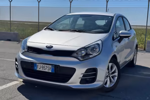 KIA RIO 1.2 BENZINA NEO PATENTATI 2017 12MESI DI G