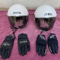 Caschi per scooter e guanti