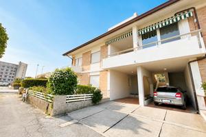 Appartamento con giardino senza spese condominiali