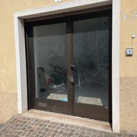 Infisso porta + vetrina