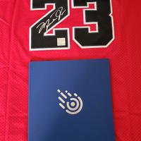 Maglia Micheal Jordan autografata con COA