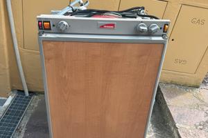 Frigo trivalente DOMETIC