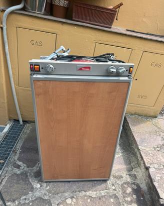 Frigo trivalente DOMETIC