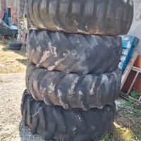 ruote complete di cerchi terna komatsu