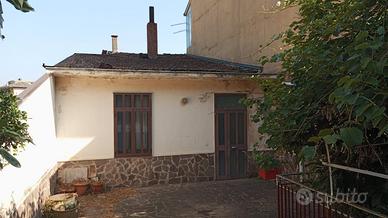 Abitazione centrale,indipendente e con giardino