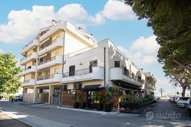 3 LOCALI A ROSETO DEGLI ABRUZZI