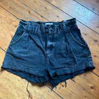 Pantaloni corti/shorts a vita alta neri
