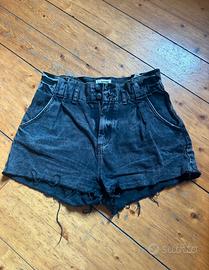 Pantaloni corti/shorts a vita alta neri