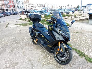 YAMAHA TMAX TECH 560