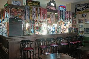 Pub  zona pigneto con canna fumaria