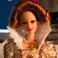 Barbie Queen Elisabeth (1994)