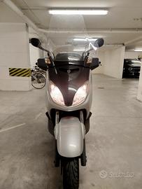 YAMAHA X MAX 250