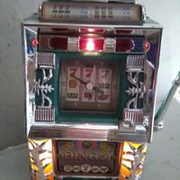 Sveglia a forma di slot machine