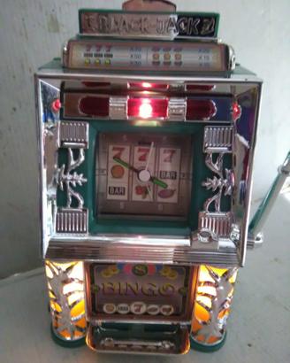 Sveglia a forma di slot machine