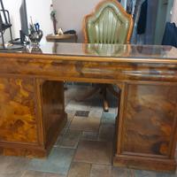 Studio con libreria