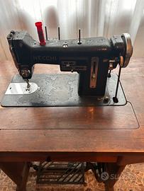 Macchina da cucire Necchi