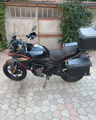 Voge 300 ds 